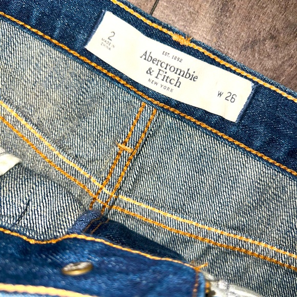 Abercrombie & Fitch size 2 - Picture 2 of 3